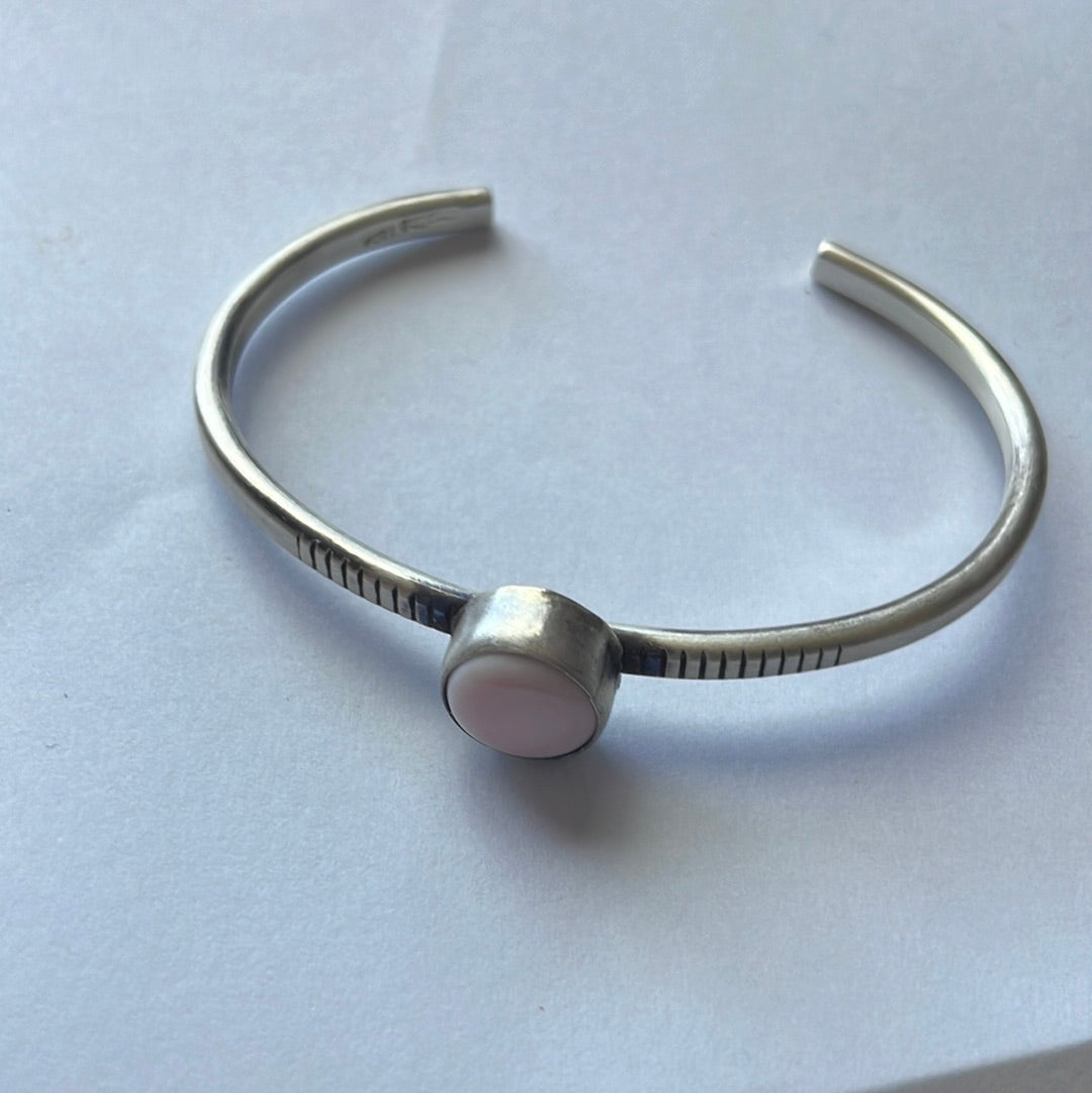 Handcrafted Circle Pink Conch & Sterling Silver Cuff Bracelet Signed Tahe