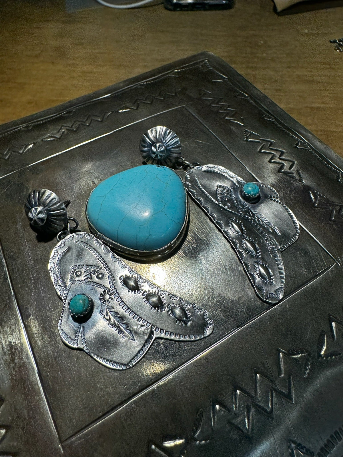 Hat stud earrings