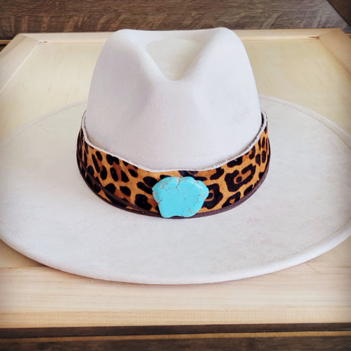 Wide Genuine Leather Leopard Hat Band w/ Turquoise 953h