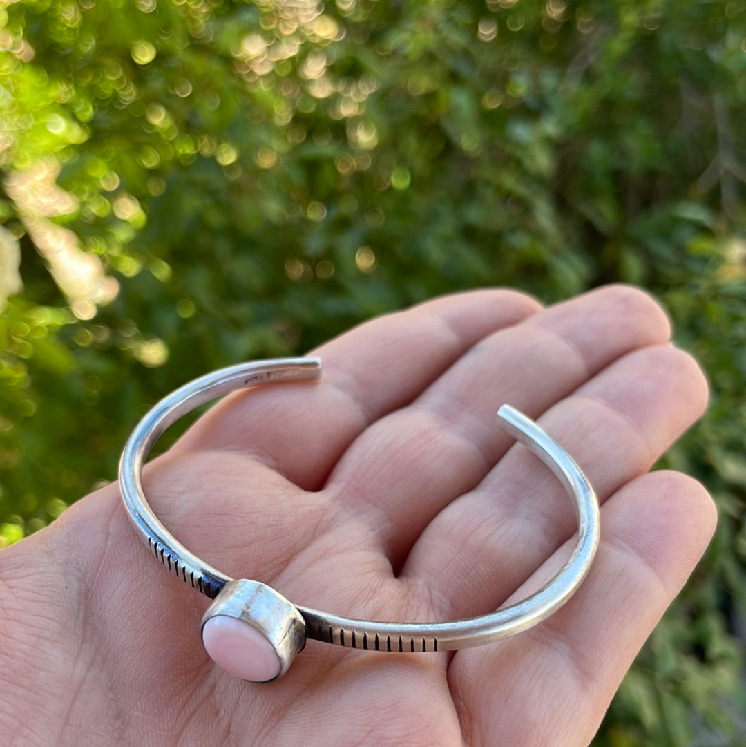 Handcrafted Circle Pink Conch & Sterling Silver Cuff Bracelet Signed Tahe